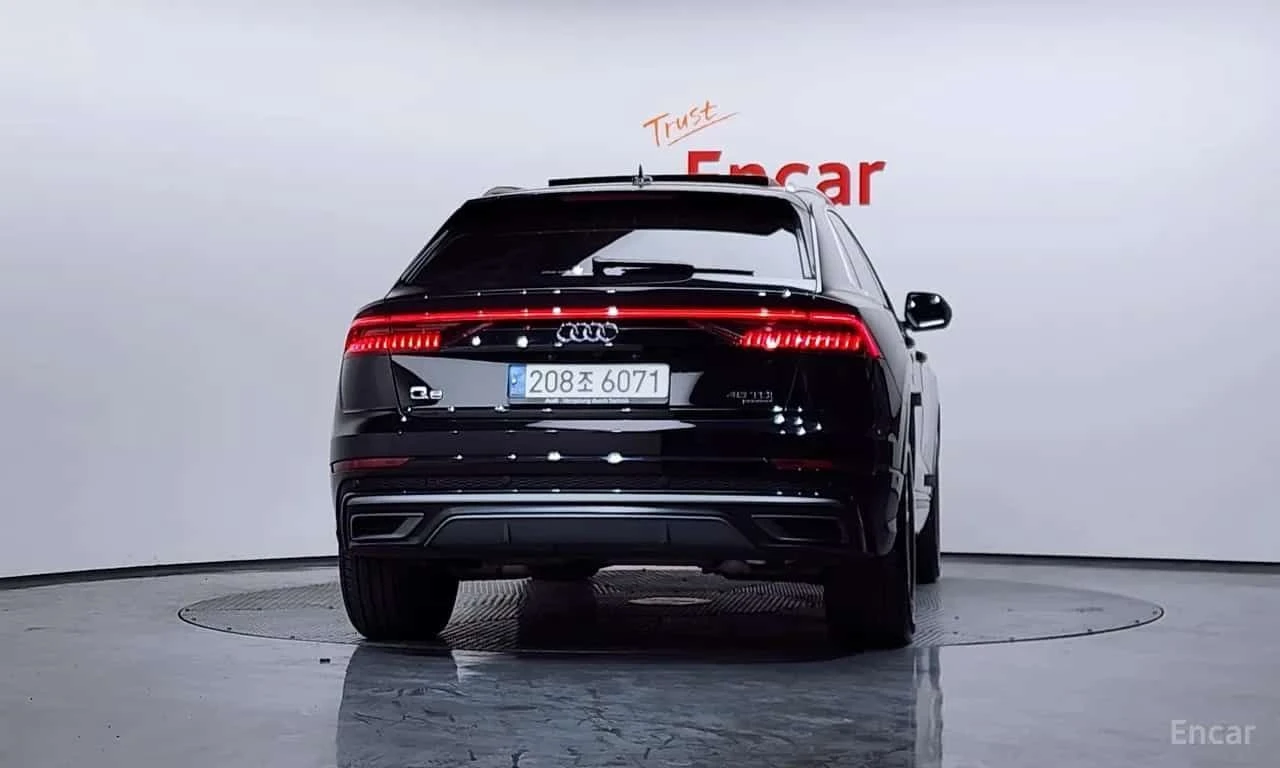 Audi Q8 | DISTRONIC | ПАНОРАМА | 360 | HUD | , снимка 4 - Автомобили и джипове - 55622474