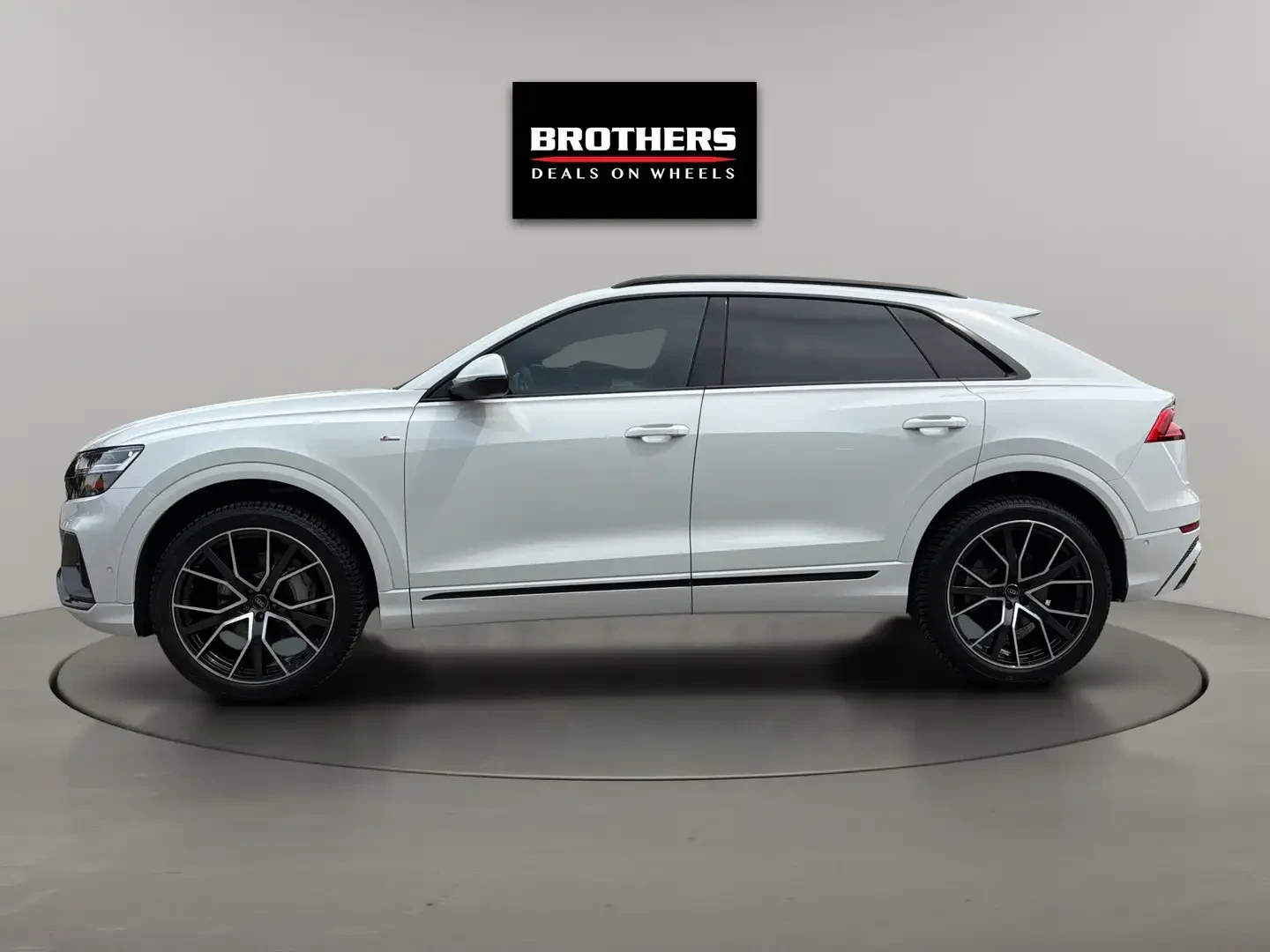 Audi Q8 Progressiv 55 TFSI quattro, снимка 4 - Автомобили и джипове - 55654994