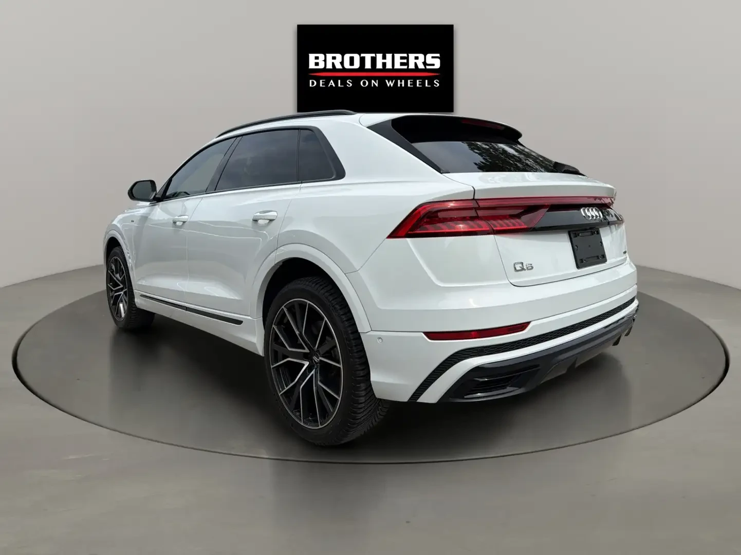 Audi Q8 Progressiv 55 TFSI quattro, снимка 5 - Автомобили и джипове - 55654994