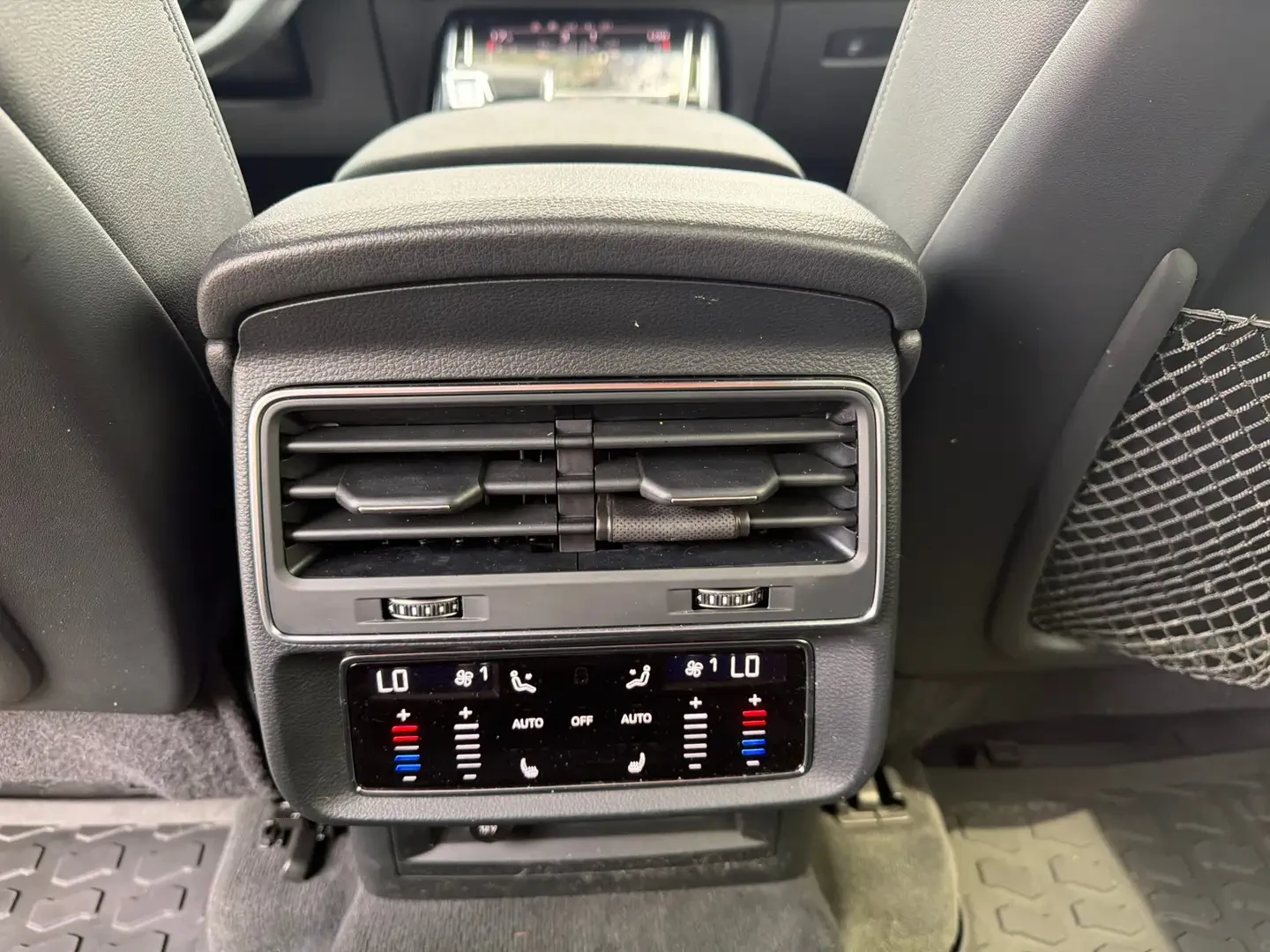 Audi Q8 Progressiv 55 TFSI quattro, снимка 14 - Автомобили и джипове - 55654994