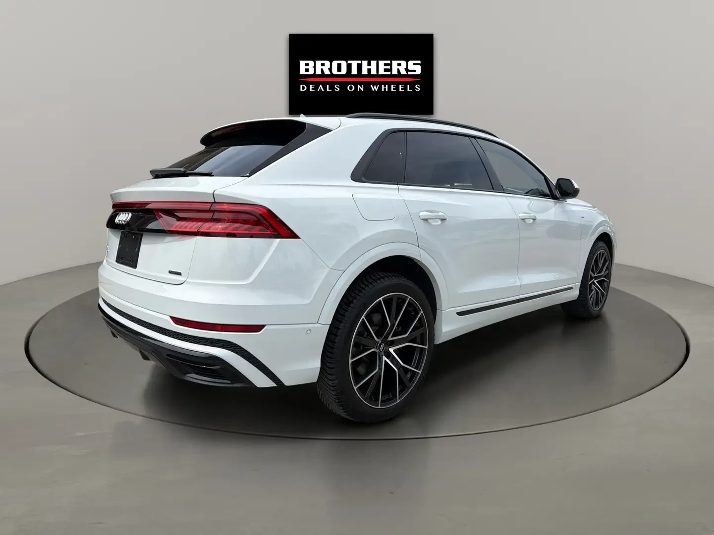 Audi Q8 Progressiv 55 TFSI quattro, снимка 7 - Автомобили и джипове - 55654994
