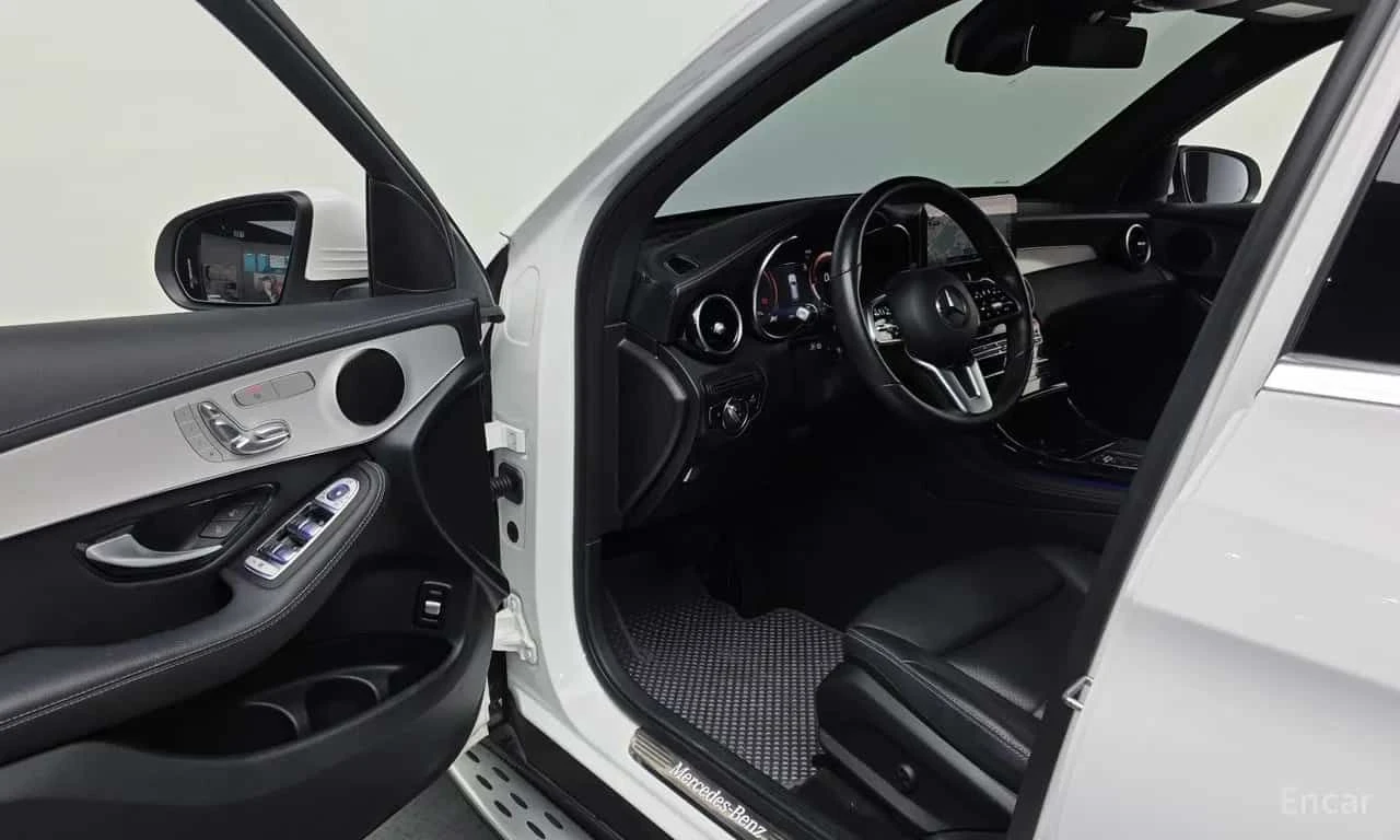 Mercedes-Benz GLC 4MATIC ПАНОРАМА/ДИСТРОНИК, снимка 10 - Автомобили и джипове - 55694784