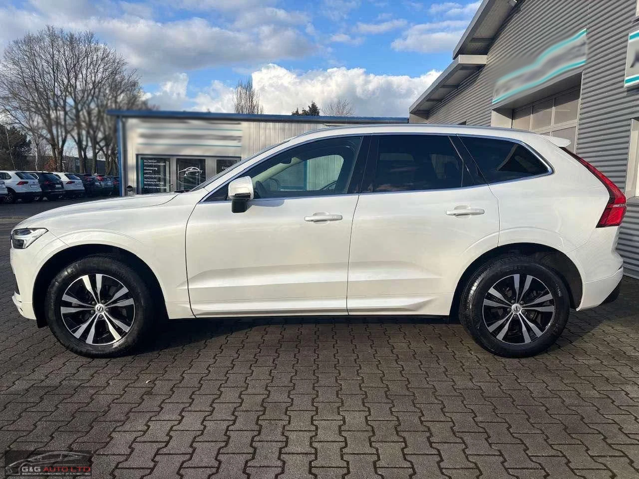 Volvo XC60 B4/MOMENTUM-PRO/197HP/CAM/H&K/LED/KLESS/CPLAY/625q, снимка 3 - Автомобили и джипове - 55739275