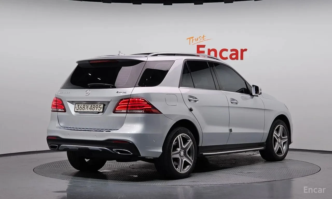 Mercedes-Benz GLE 350  d 4MATIC/ОБДУХ/ПОДГРЕВ/ПАМЕТ/ПОДГРЕВ/, снимка 2 - Автомобили и джипове - 56134289