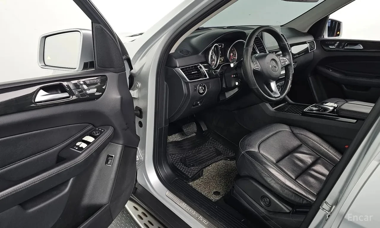 Mercedes-Benz GLE 350  d 4MATIC/ОБДУХ/ПОДГРЕВ/ПАМЕТ/ПОДГРЕВ/, снимка 10 - Автомобили и джипове - 56134289