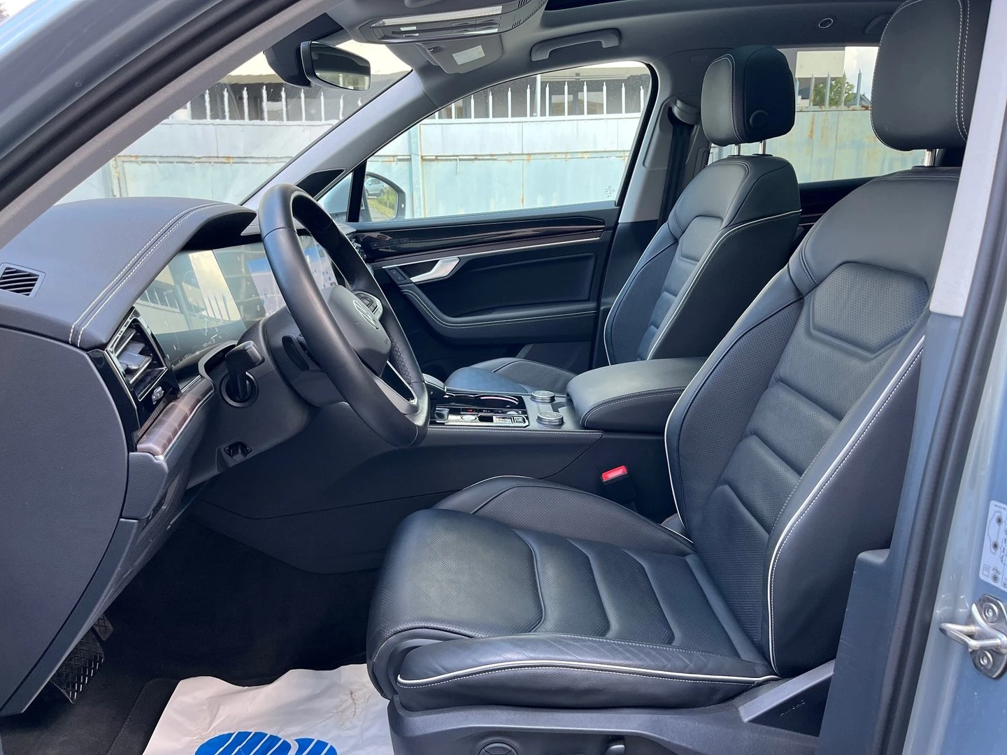 VW Touareg, снимка 5 - Автомобили и джипове - 56420235