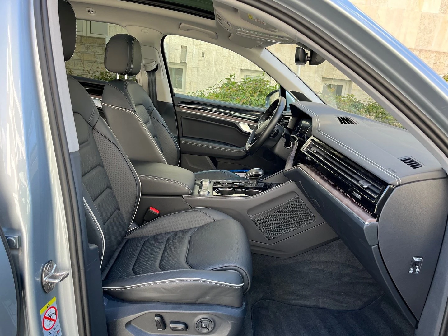 VW Touareg, снимка 8 - Автомобили и джипове - 56420235