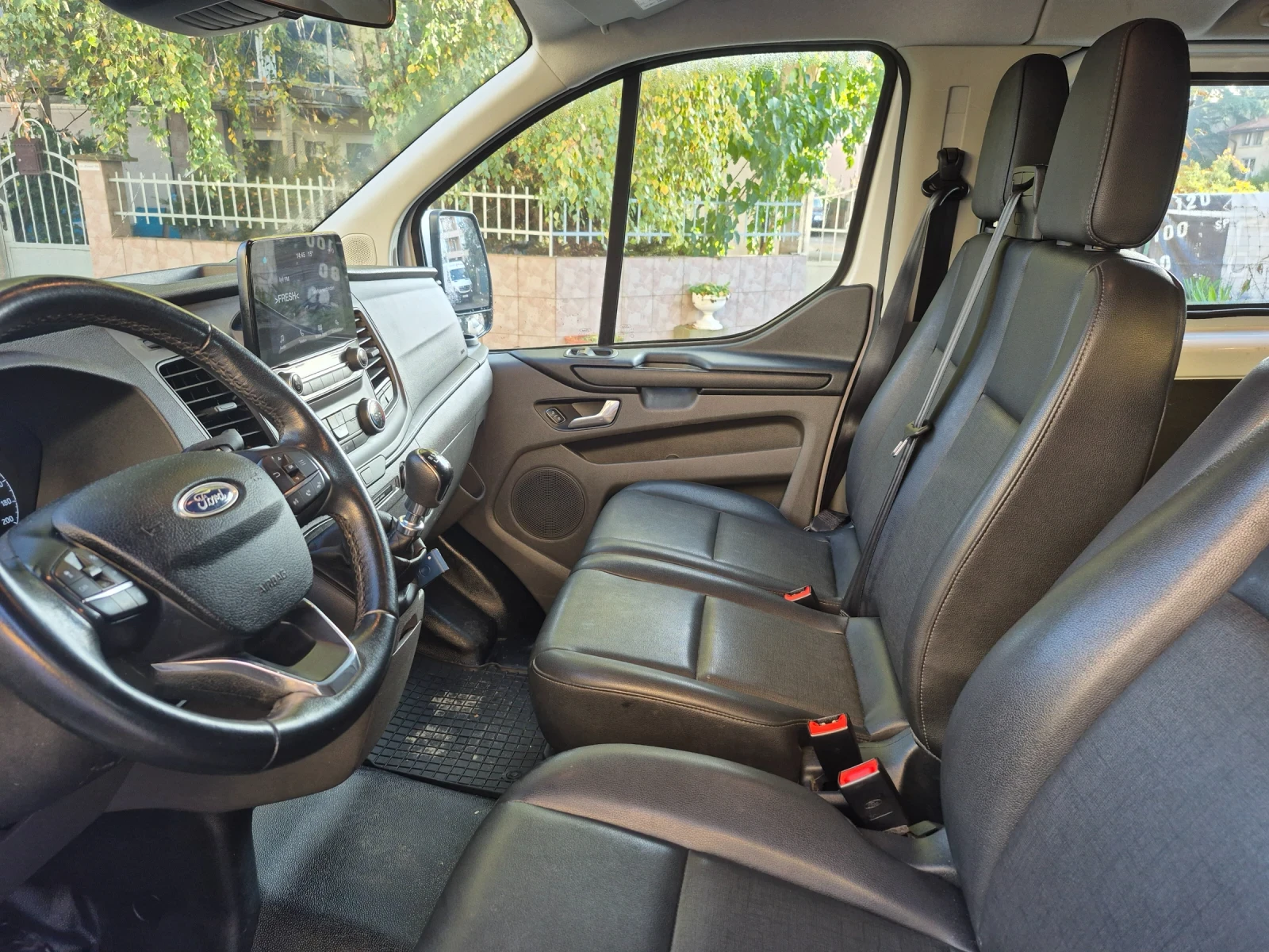 Ford Transit Custom, снимка 12 - Бусове и автобуси - 55415426