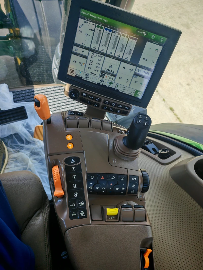 Трактор John Deere 8400R лизинг с първоначална вноска 20%, снимка 9 - Селскостопанска техника - 49853925