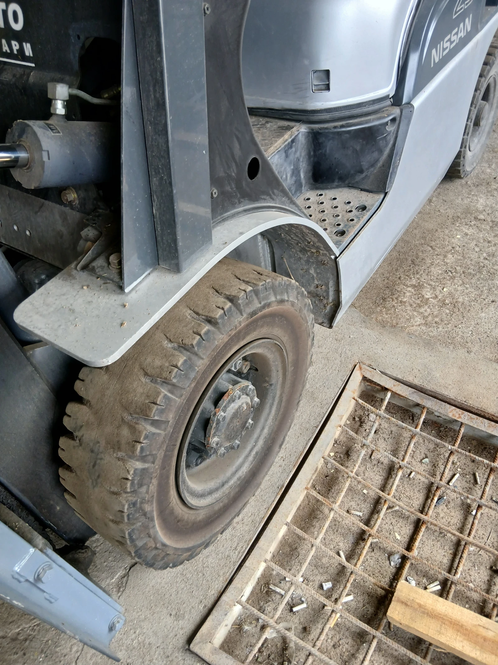 Мотокар Nissan 2.0, снимка 4 - Индустриална техника - 54150511