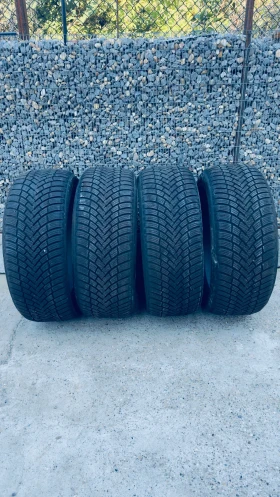 Гуми Зимни 235/50R19, снимка 12