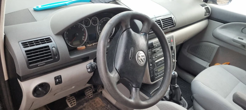 VW Sharan 1.8T, снимка 5 - Автомобили и джипове - 49547332