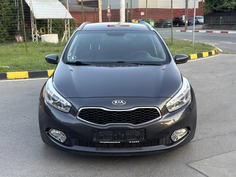 Kia Ceed 1.6CRDi Климатроник* EURO 5, снимка 3 - Автомобили и джипове - 51436099