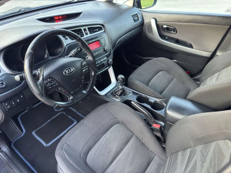 Kia Ceed 1.6CRDi Климатроник* EURO 5, снимка 10 - Автомобили и джипове - 51436099