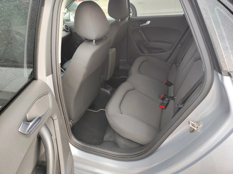 Audi A1, снимка 12 - Автомобили и джипове - 52289256