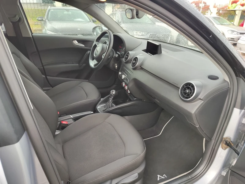 Audi A1, снимка 14 - Автомобили и джипове - 52289256