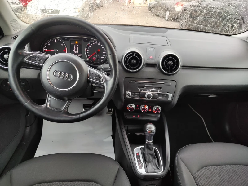 Audi A1, снимка 11 - Автомобили и джипове - 52289256
