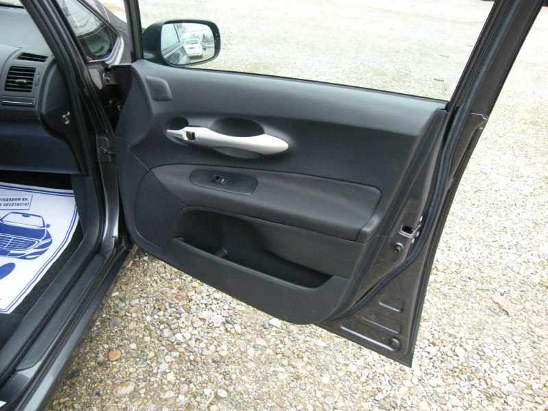 Toyota Auris 1.4D-4D 112000km., снимка 14 - Автомобили и джипове - 52662278