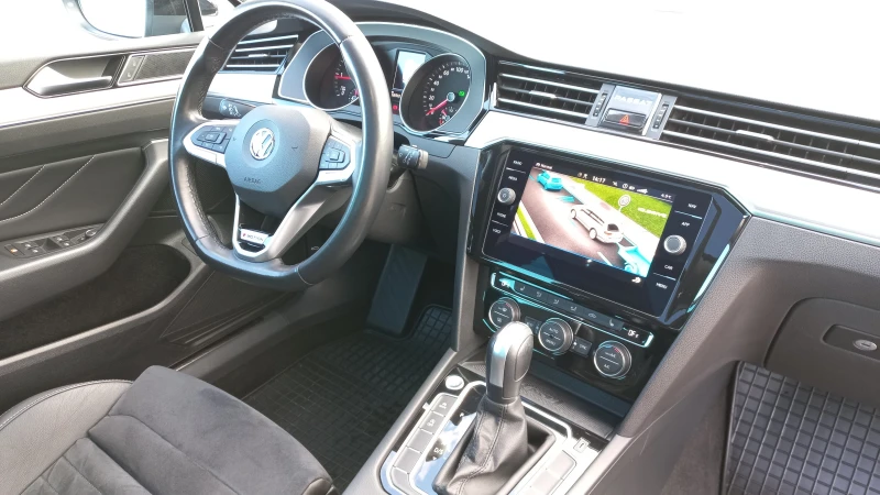 VW Passat B8 2.0TDI 4Motion, снимка 17 - Автомобили и джипове - 52794487