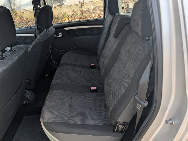 Dacia Logan 1.6i 7 места, снимка 11 - Автомобили и джипове - 52800134