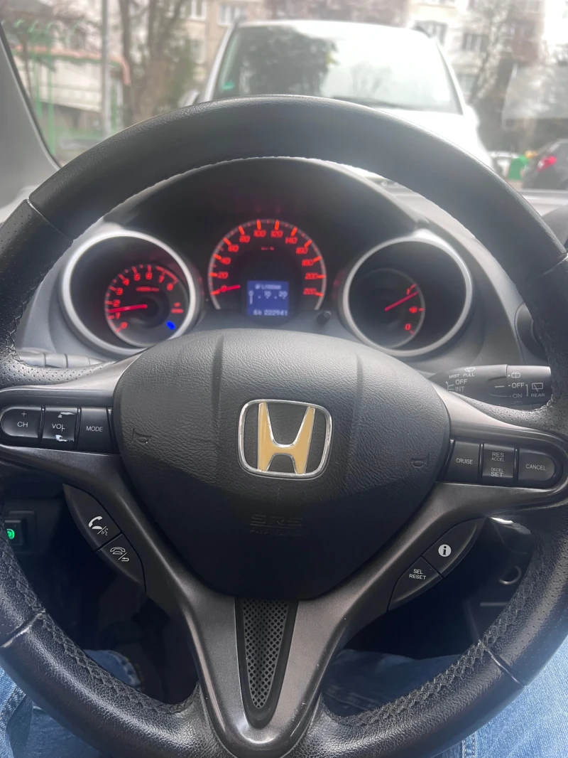 Honda Jazz Газ, снимка 6 - Автомобили и джипове - 52802226