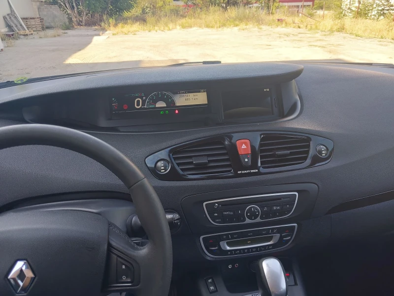 Renault Grand scenic, снимка 10 - Автомобили и джипове - 53478260