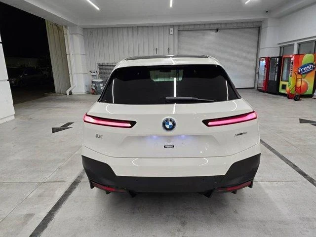 BMW iX xDrive50, снимка 4 - Автомобили и джипове - 54679123