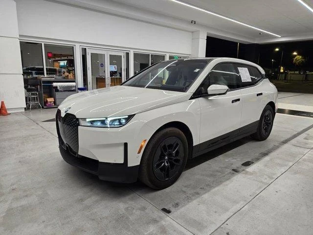 BMW iX xDrive50, снимка 2 - Автомобили и джипове - 54679123