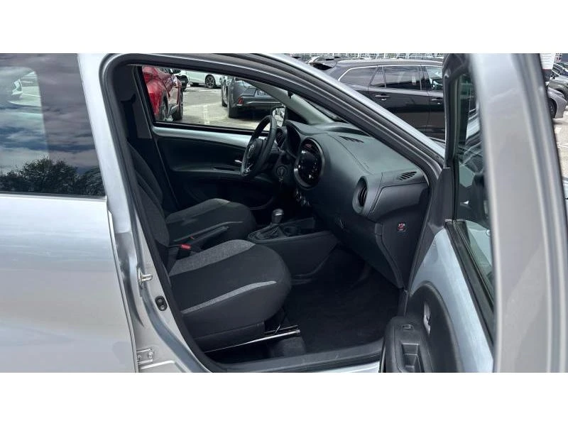 Toyota Aygo X 1.0P ENVY CVT, снимка 6 - Автомобили и джипове - 54790270
