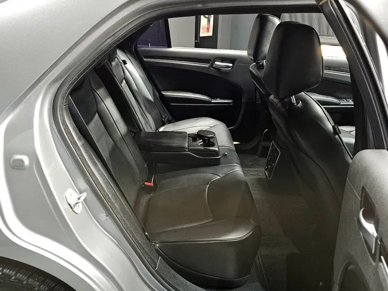 Chrysler 300c 3.0D - САМО 30% АВАНС, снимка 11 - Автомобили и джипове - 55991303