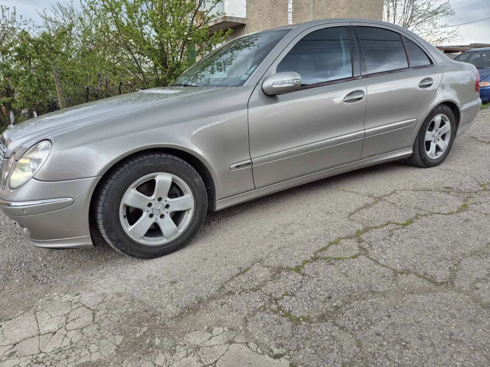 Mercedes-Benz E 320  - изображение 9