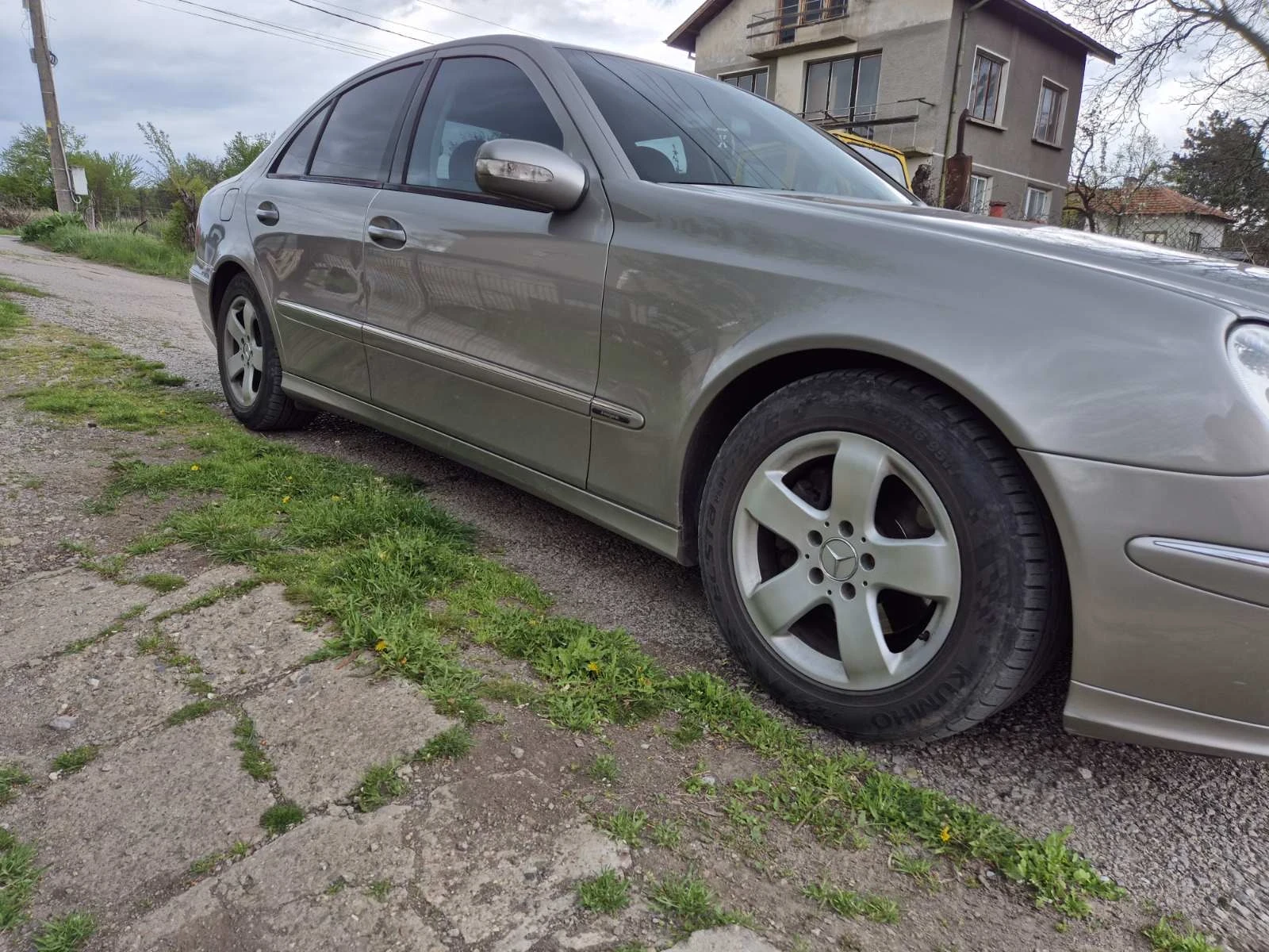 Mercedes-Benz E 320  - изображение 8