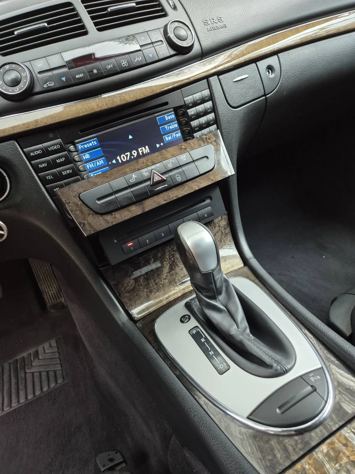 Mercedes-Benz E 320  - изображение 5