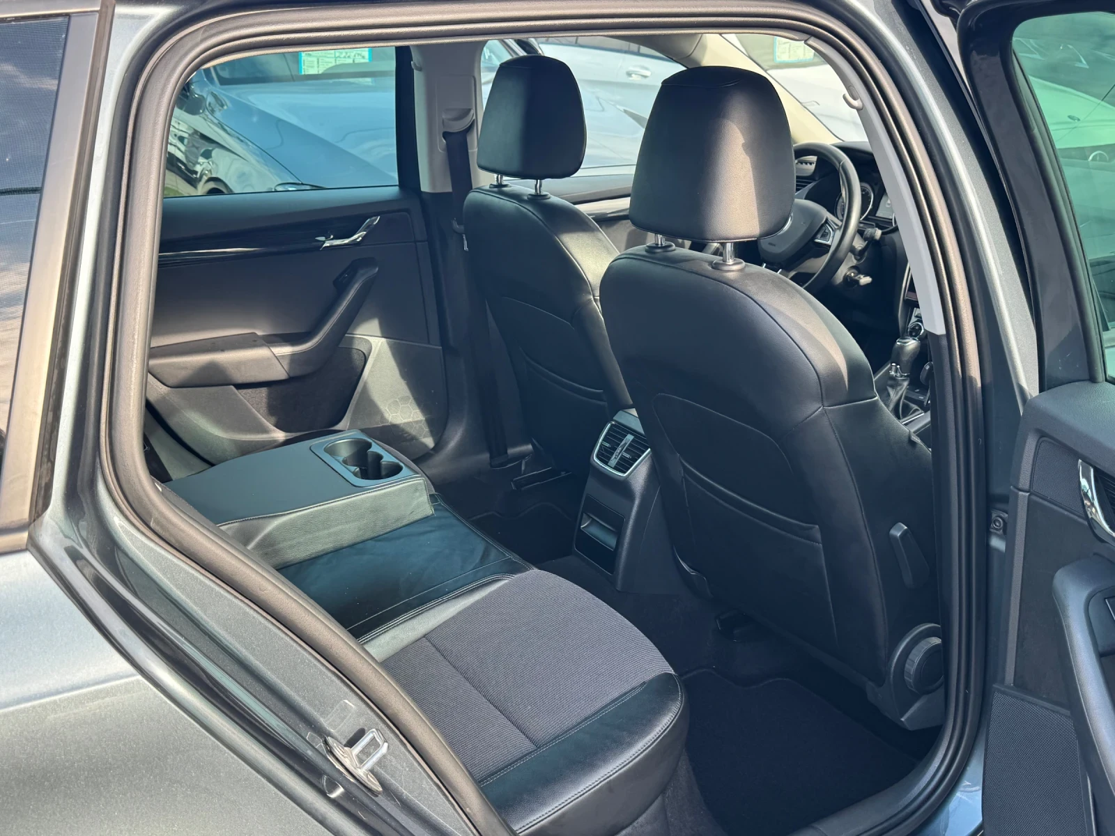 Skoda Octavia 2.0 DSG FACELIFT NAVI  Executive  | Mobile.bg   13