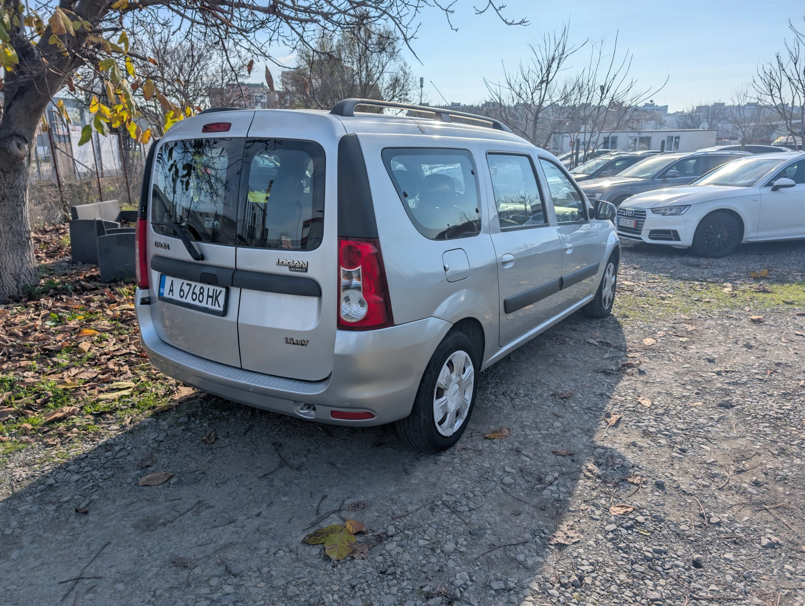 Dacia Logan 1.6i 7 места - изображение 4