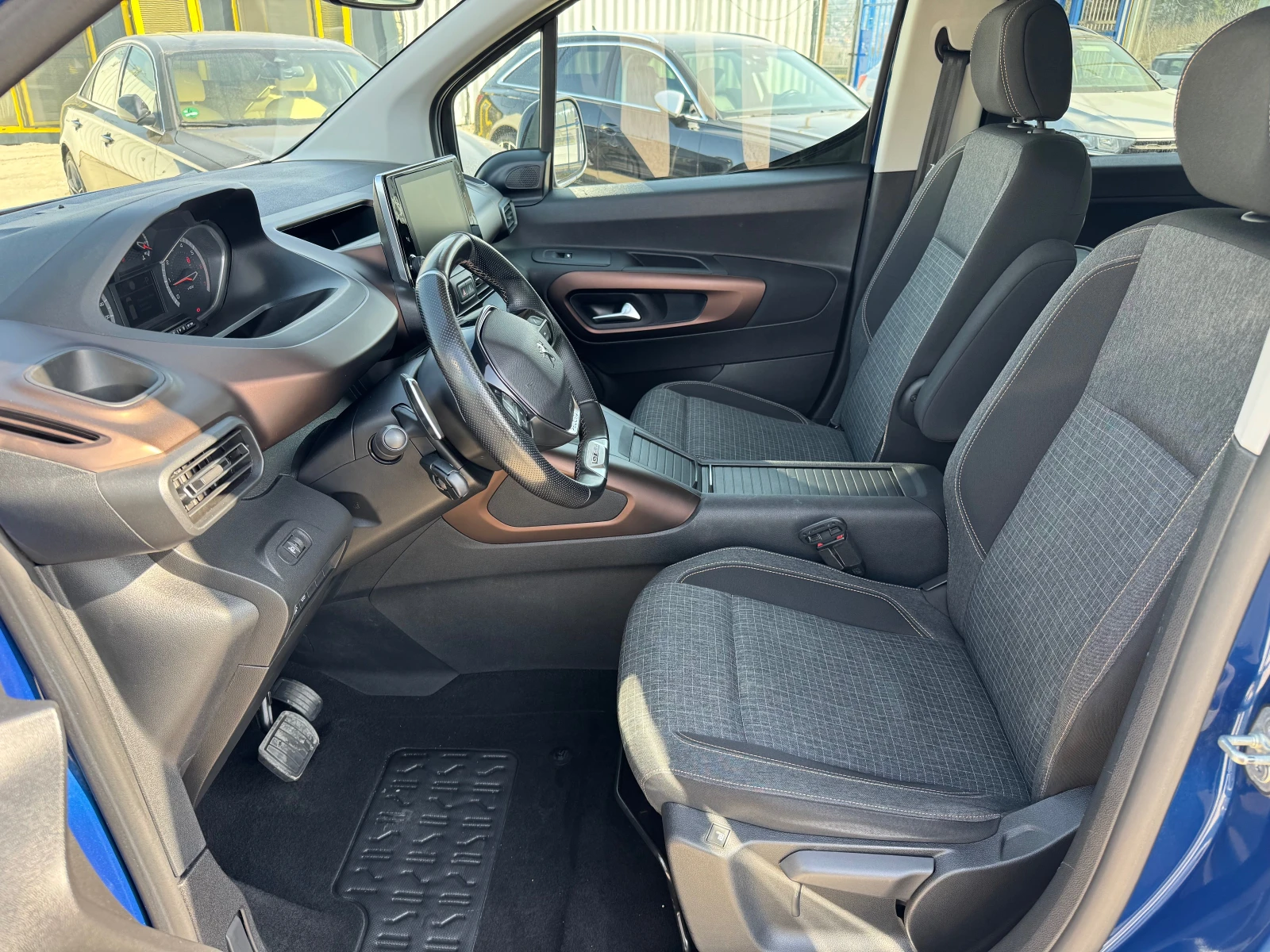 Peugeot Rifter GT-Line 1.5HDI AUTOMATIC 6+ 1 КАМЕРА CARPLAY ОТ БГ, снимка 10 - Автомобили и джипове - 53712927