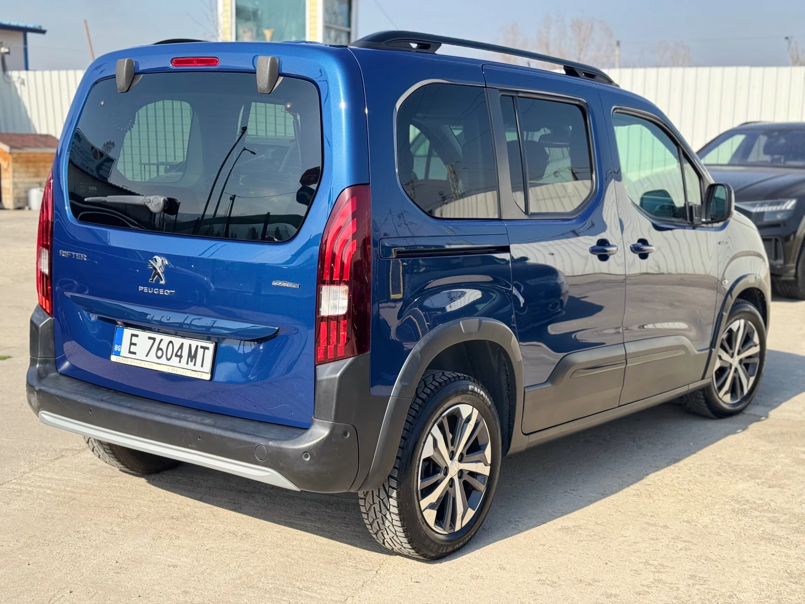 Peugeot Rifter GT-Line 1.5HDI AUTOMATIC 6+ 1 КАМЕРА CARPLAY ОТ БГ, снимка 8 - Автомобили и джипове - 53712927