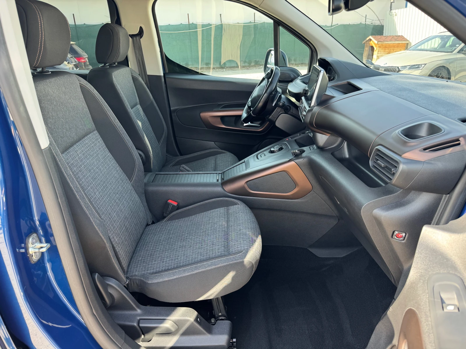 Peugeot Rifter GT-Line 1.5HDI AUTOMATIC 6+ 1 КАМЕРА CARPLAY ОТ БГ, снимка 12 - Автомобили и джипове - 53712927