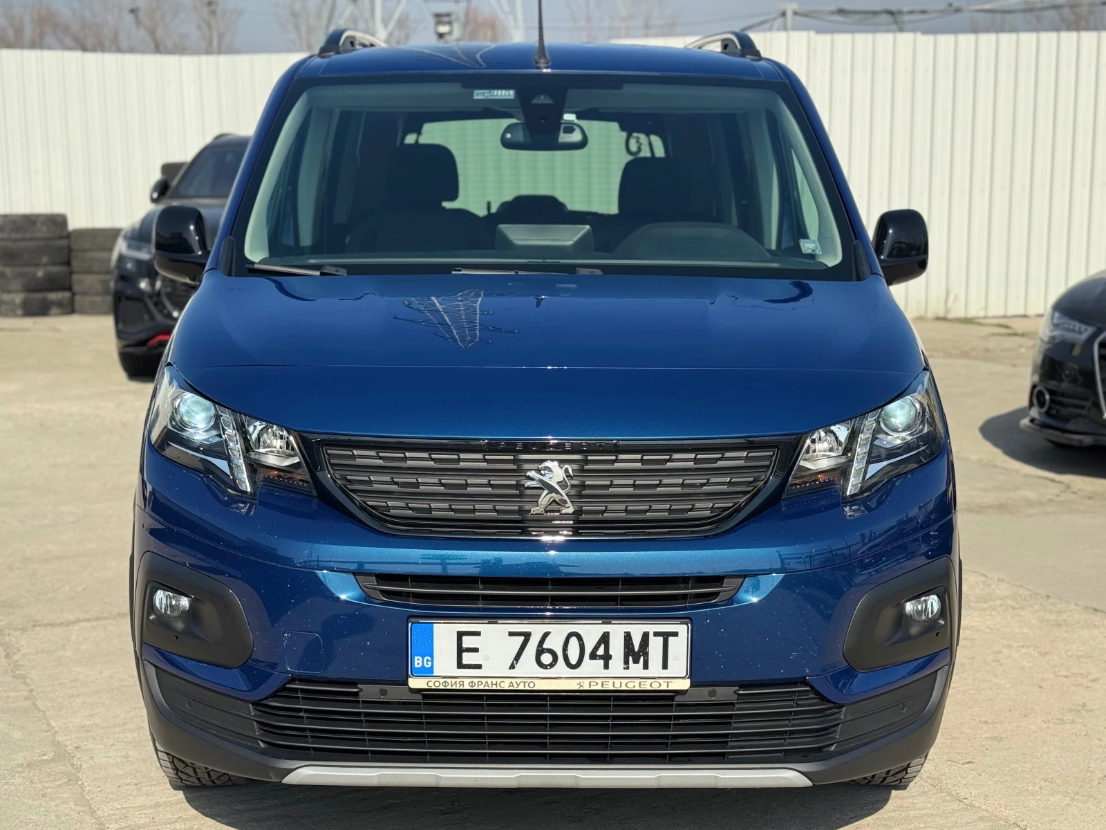 Peugeot Rifter GT-Line 1.5HDI AUTOMATIC 6+ 1 КАМЕРА CARPLAY ОТ БГ, снимка 3 - Автомобили и джипове - 53712927