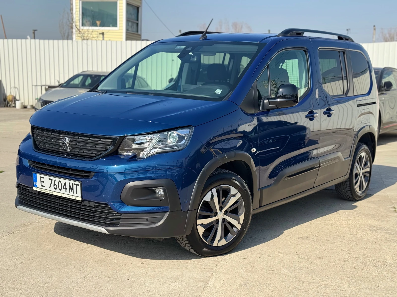Peugeot Rifter GT-Line 1.5HDI AUTOMATIC 6+ 1 КАМЕРА CARPLAY ОТ БГ, снимка 2 - Автомобили и джипове - 53712927