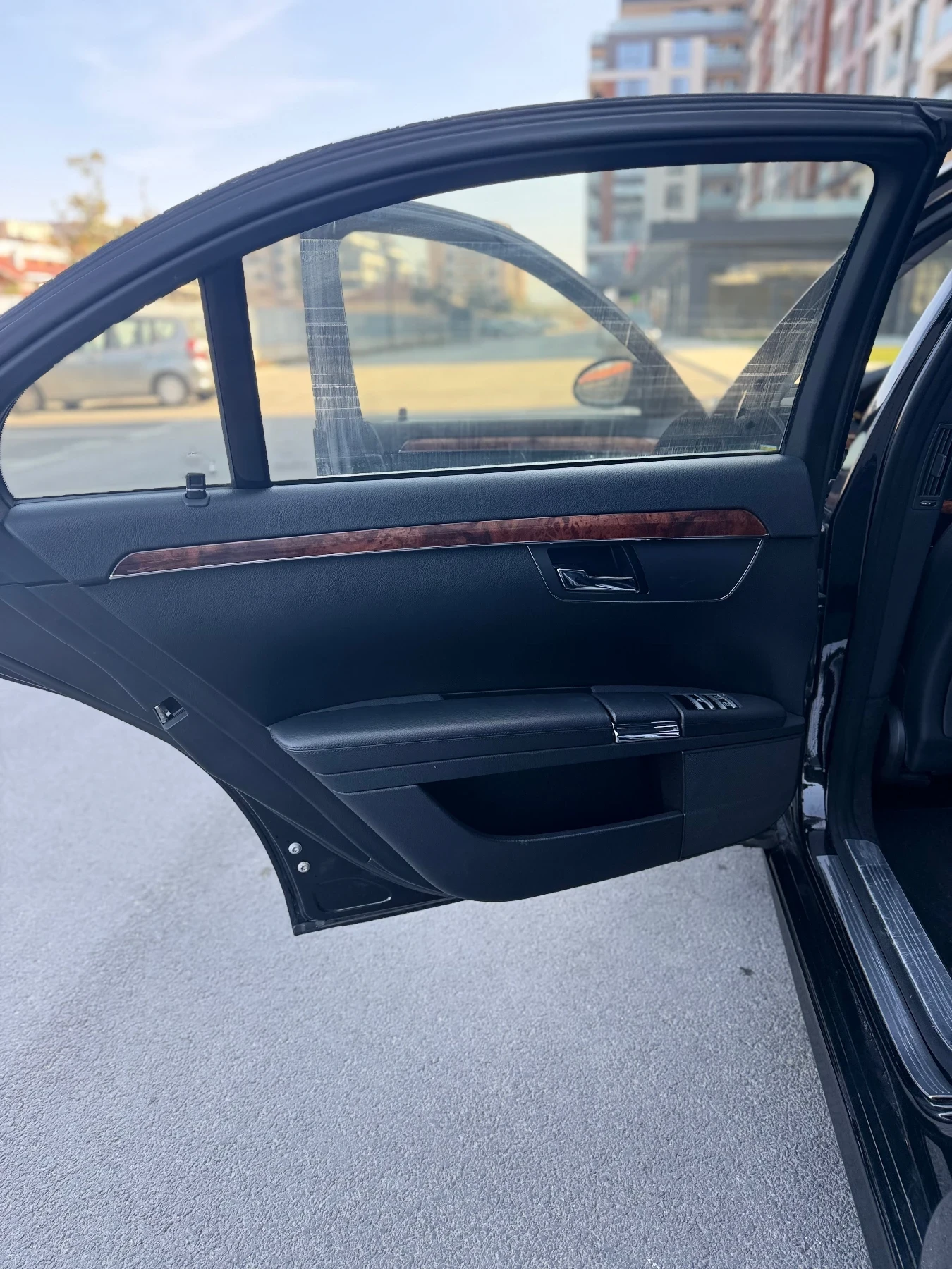 Mercedes-Benz S 500 ГАЗ! РЕАЛНИ КИЛОМЕТРИ!!!, снимка 9 - Автомобили и джипове - 53879043