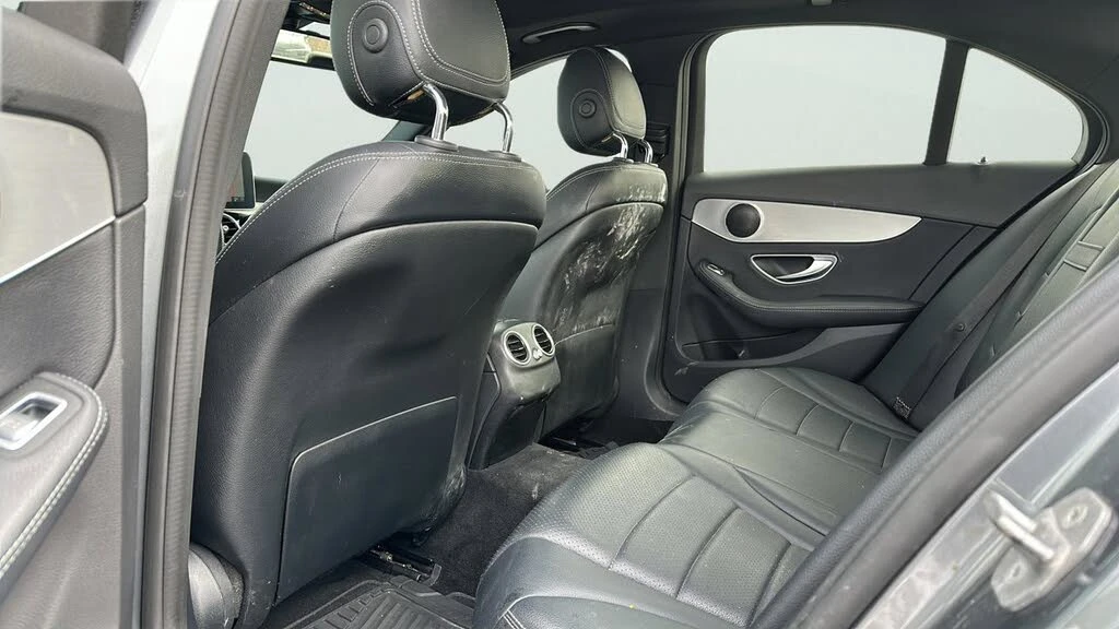 Mercedes-Benz C 300 4MATIC* AMG* ПАНОРАМА* ПОДГРЕВ* КАМЕРА* МЪРТВА ТОЧ, снимка 16 - Автомобили и джипове - 54224459