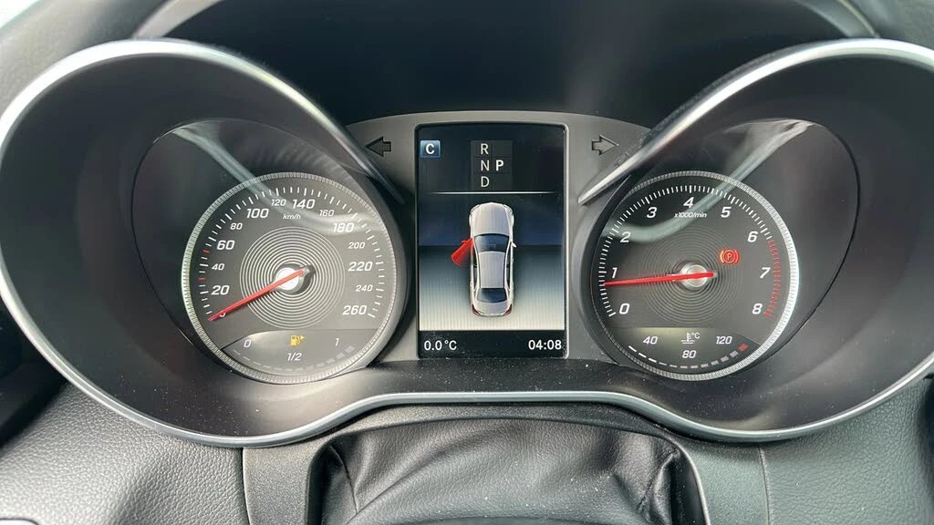 Mercedes-Benz C 300 4MATIC* AMG* ПАНОРАМА* ПОДГРЕВ* КАМЕРА* МЪРТВА ТОЧ, снимка 13 - Автомобили и джипове - 54224459