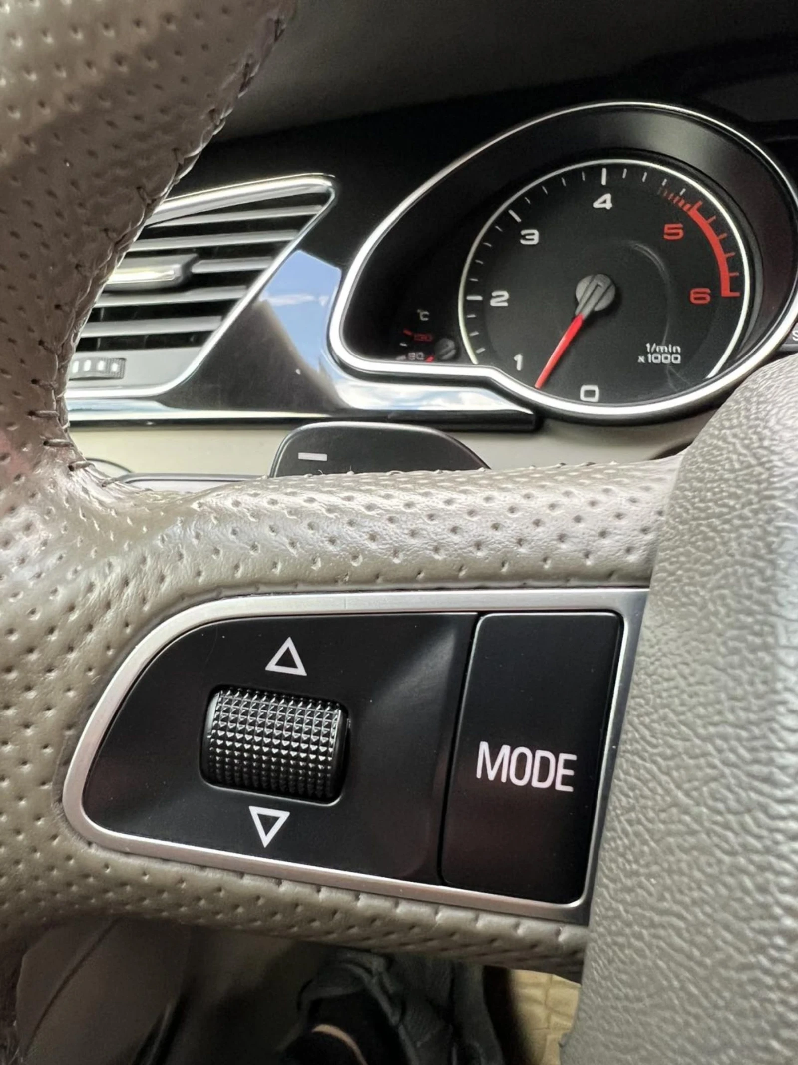 Audi A5 2.7 TDI, снимка 10 - Автомобили и джипове - 54333298