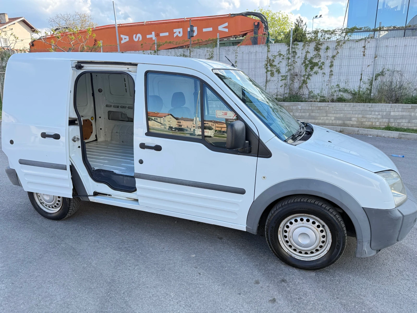 Ford Connect 1, 8 TDCI-90к.с, снимка 10 - Автомобили и джипове - 54378256