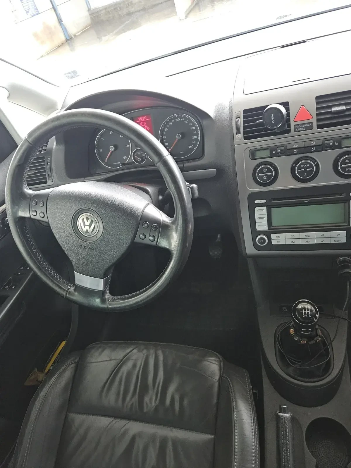VW Touran 2 tdi 140 hp  BMM, снимка 7 - Автомобили и джипове - 54386637