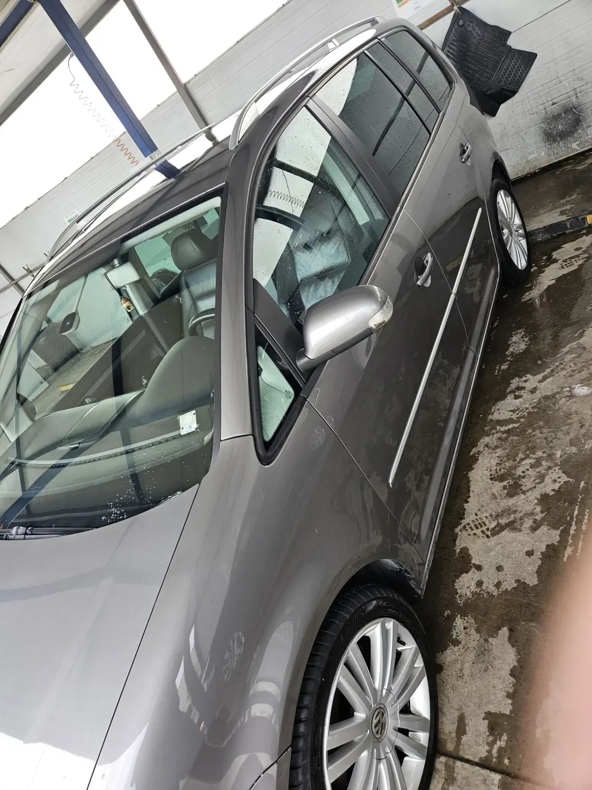 VW Touran 2 tdi 140 hp  BMM, снимка 2 - Автомобили и джипове - 54386637