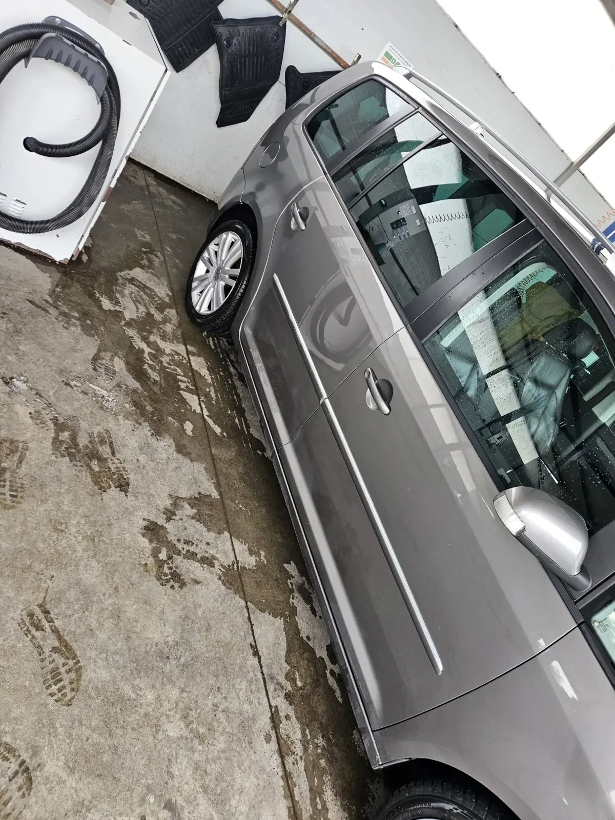 VW Touran 2 tdi 140 hp  BMM, снимка 6 - Автомобили и джипове - 54386637