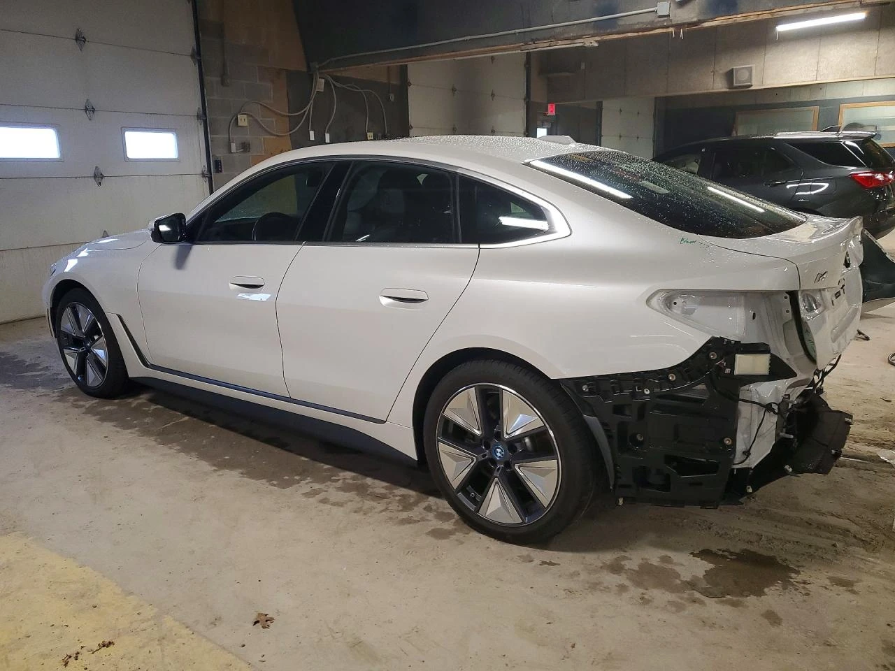 BMW i4 xDrive 40 | Mobile.bg � ����������� 3