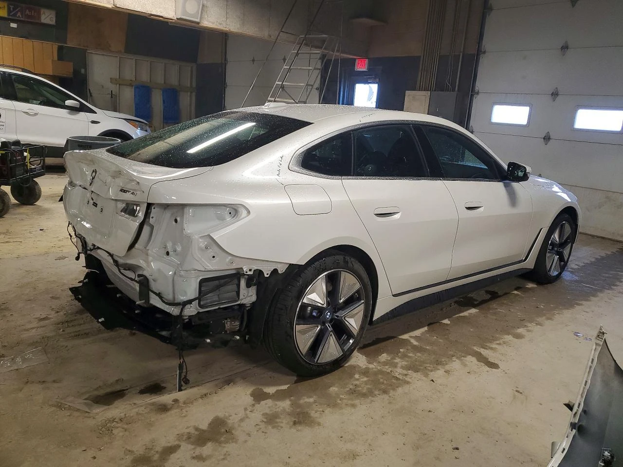 BMW i4 xDrive 40 | Mobile.bg � ����������� 4